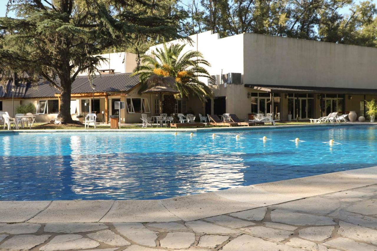 Howard Johnson Resort & Spa Escobar Белен-де-Эскобар Экстерьер фото
