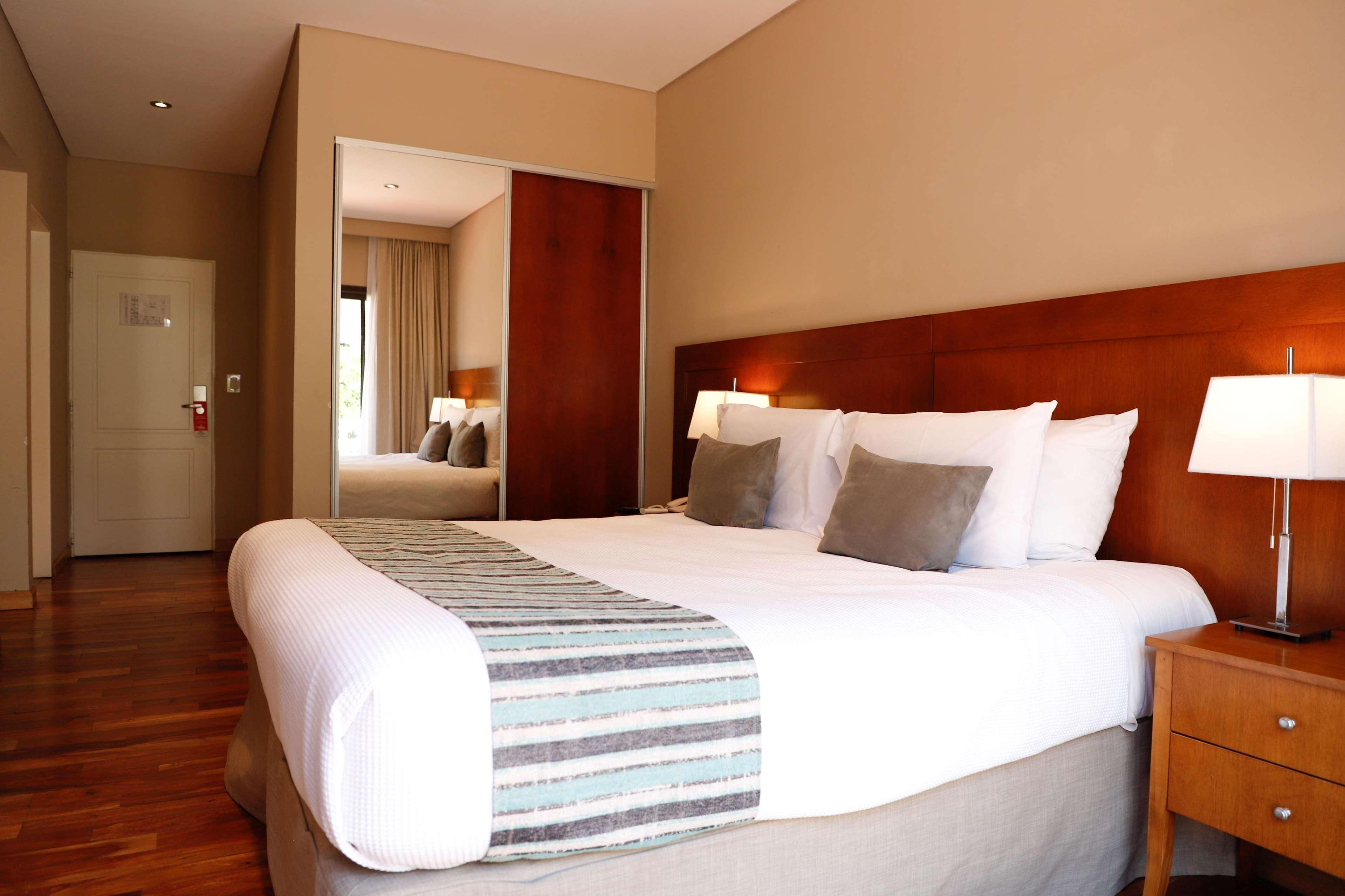 Howard Johnson Resort & Spa Escobar Белен-де-Эскобар Экстерьер фото