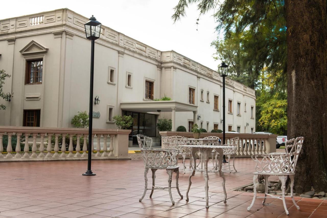 Howard Johnson Resort & Spa Escobar Белен-де-Эскобар Экстерьер фото